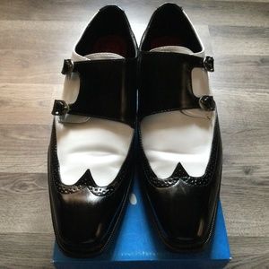 Very Sharp Black & White Men’s dress shoe!